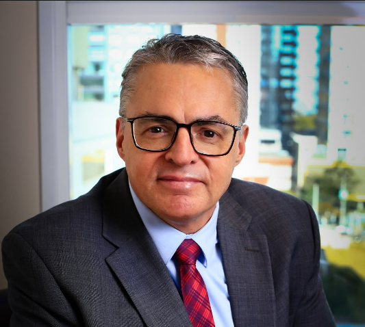 Dr. Carlos Madalosso